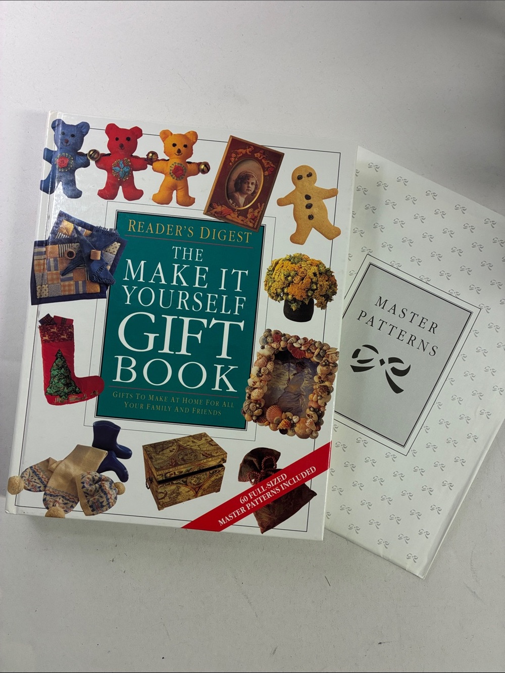Reader's Digest The Make It Yourself Gift Book - White